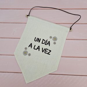 Banderín Un día a la vez